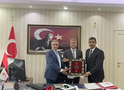 Türk Dünyası Arabulucular Birliği, Adil Hüzeyinov Başkanlığındaki Diyasporadan Sorumlu heyet ile T.C. Çalışma ve Sosyal Güvenlik Bakanlığı Çalışma Genel Müdürü Dr. Mustafa Başı Ziyaret Etmişlerdir. 