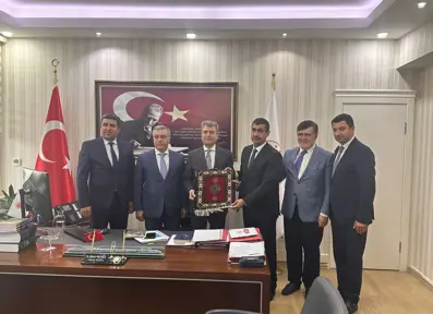 Türk Dünyası Arabulucular Birliği, Adil Hüzeyinov Başkanlığındaki Diyasporadan Sorumlu heyet ile T.C. Çalışma ve Sosyal Güvenlik Bakanlığı Çalışma Genel Müdürü Dr. Mustafa Başı Ziyaret Etmişlerdir. 