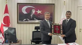 Türk Dünyası Arabulucular Birliği, Adil Hüzeyinov Başkanlığındaki Diyasporadan Sorumlu heyet ile T.C. Çalışma ve Sosyal Güvenlik Bakanlığı Çalışma Genel Müdürü Dr. Mustafa Başı Ziyaret Etmişlerdir. 